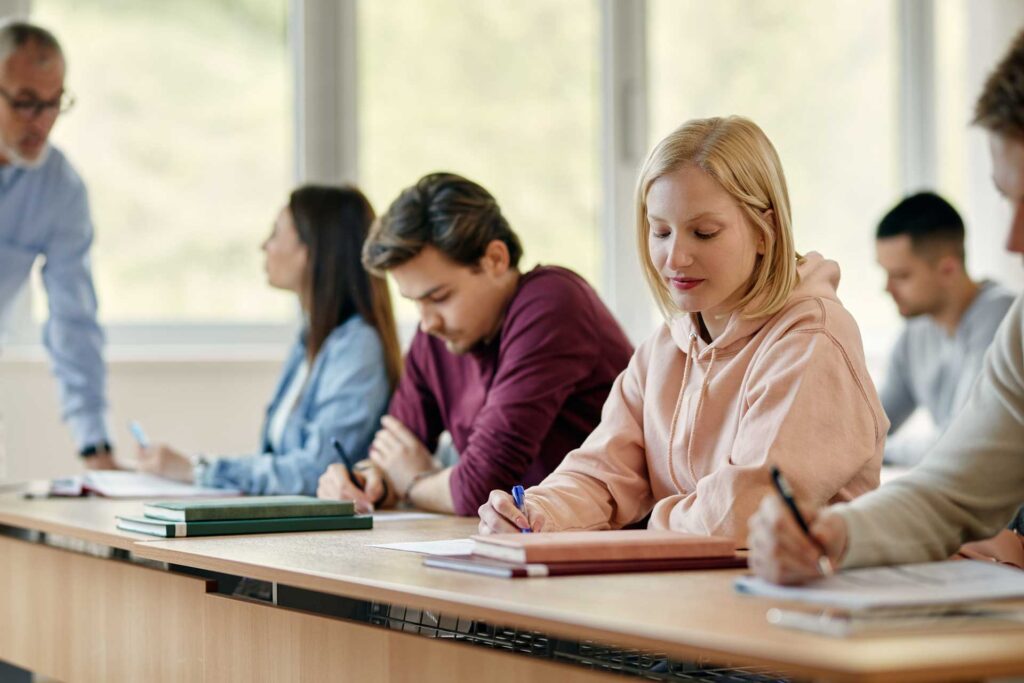 Education Qatar, Qatar Training, Qatar Courses, International Diploma Qatar, Mofa, Chamber, Kingston Qatar
